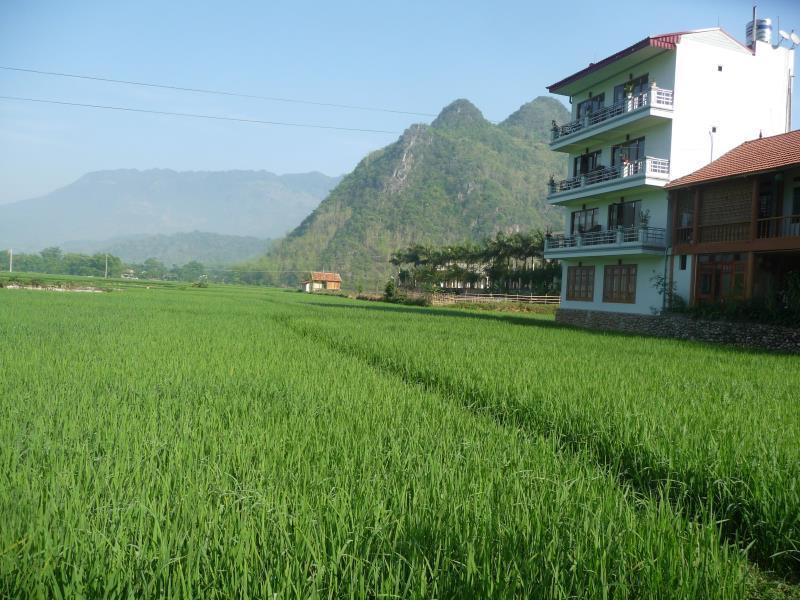 Mai Chau Valley View Hotel, Singapore