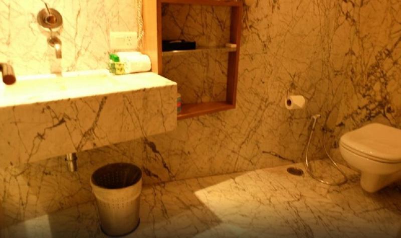 Photo of Hotel Palace Heights, 3-star hotel in Delhi (and vicinity)