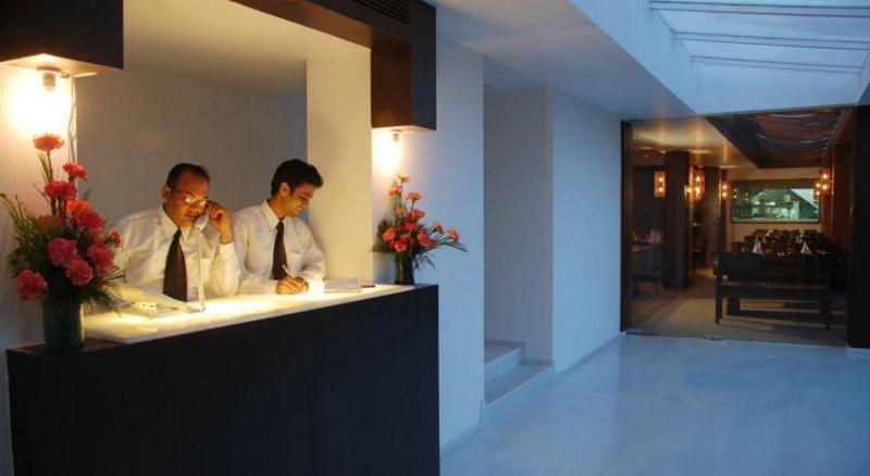 Photo of Hotel Palace Heights, 3-star hotel in Delhi (and vicinity)