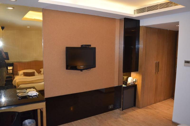 Photo of Hotel Palace Heights, 3-star hotel in Delhi (and vicinity)