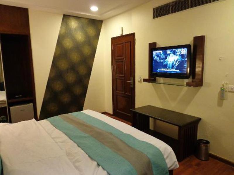 Photo of Hotel Aura, 3-star hotel in Delhi (and vicinity)