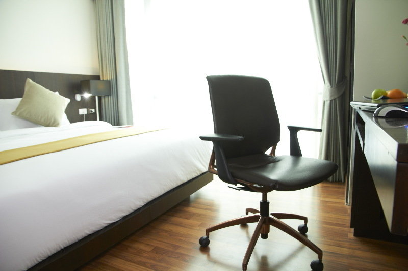 Photo of Mida Hotel Ngamwongwan, 4-star hotel in Bang Kra So