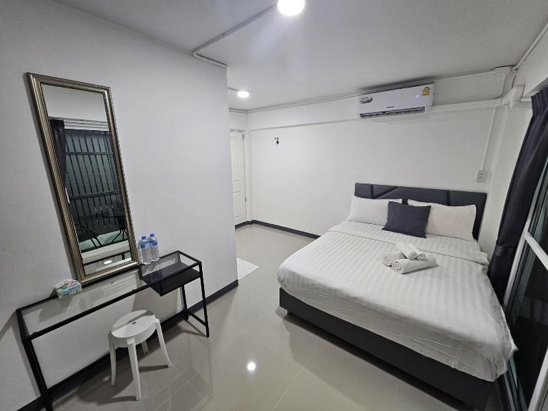 Photo of The Loft 77 Hotel, 2-star hotel in Bangkok (and vicinity)