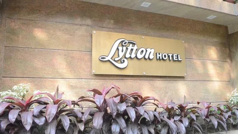 Lytton Hotel exterior, 3-Star hotel in Kolkata