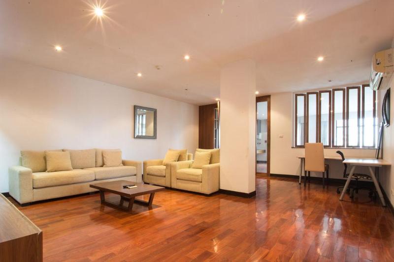 Photo of Benviar Tonson Residence, 3-star hotel in Bangkok (and vicinity)