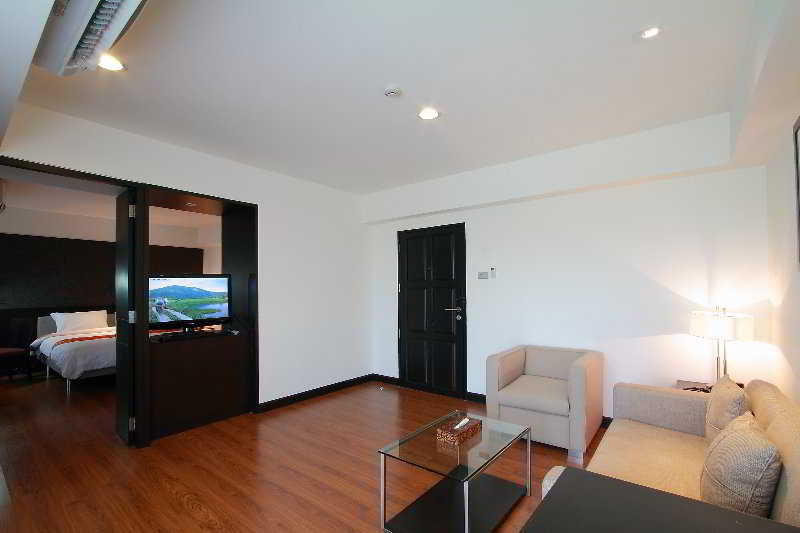 Photo of Lily Hotel Bangkok, 3-star hotel in Bang Na