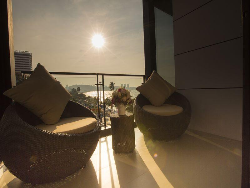 Serenotel Pattaya Beach Front, Singapore