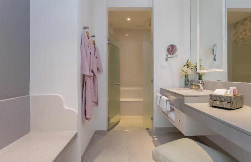 Photo of U Sathorn Bangkok, 5-star hotel in Bangkok (and vicinity)