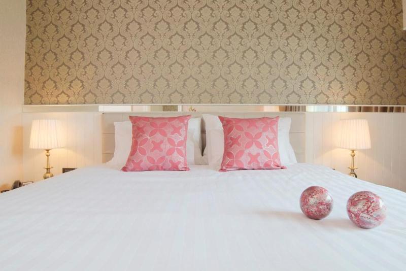 Photo of The Raya Surawong Bangkok, 3-star hotel in Bangkok (and vicinity)