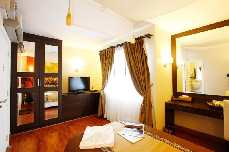 Photo of Mirth Sathorn Hotel, 3-star hotel in Bangkok (and vicinity)