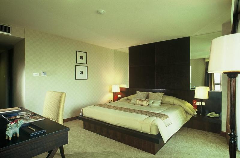 Gardengrove Suites exterior, 4-Star hotel in Bangkok (and vicinity)