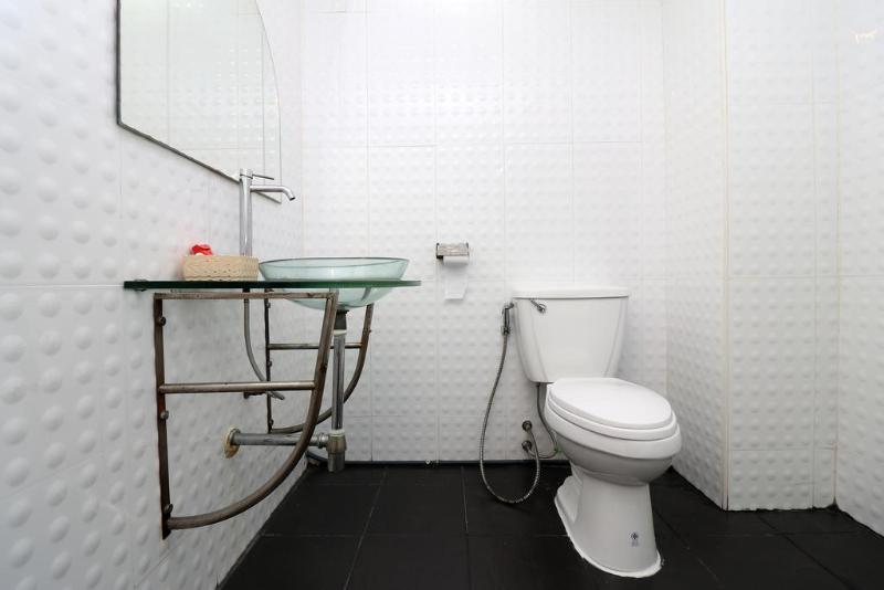 Photo of Diamond Residence Silom, 2-star hotel in Bangkok (and vicinity)