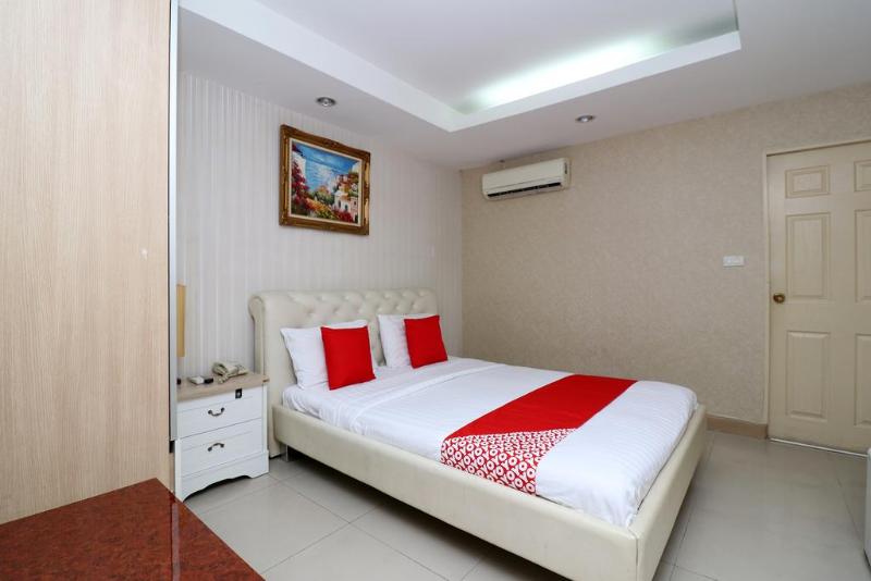 Photo of Diamond Residence Silom, 2-star hotel in Bangkok (and vicinity)