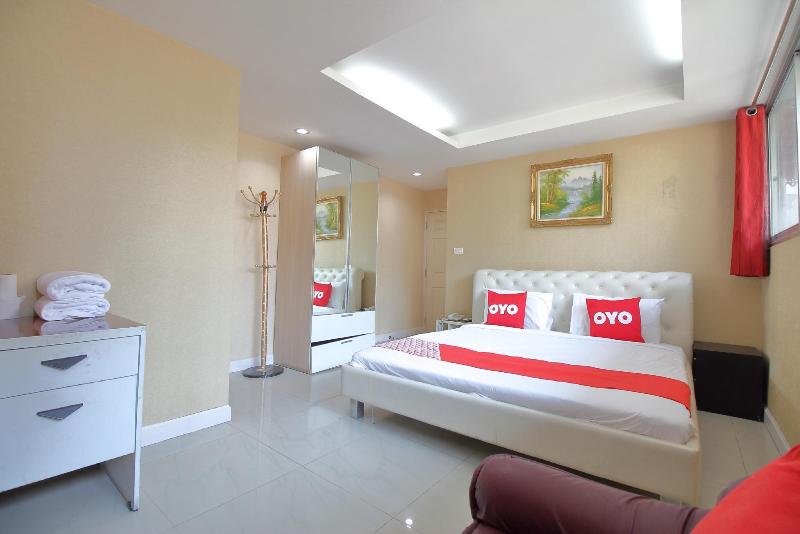 Photo of Diamond Residence Silom, 2-star hotel in Bangkok (and vicinity)