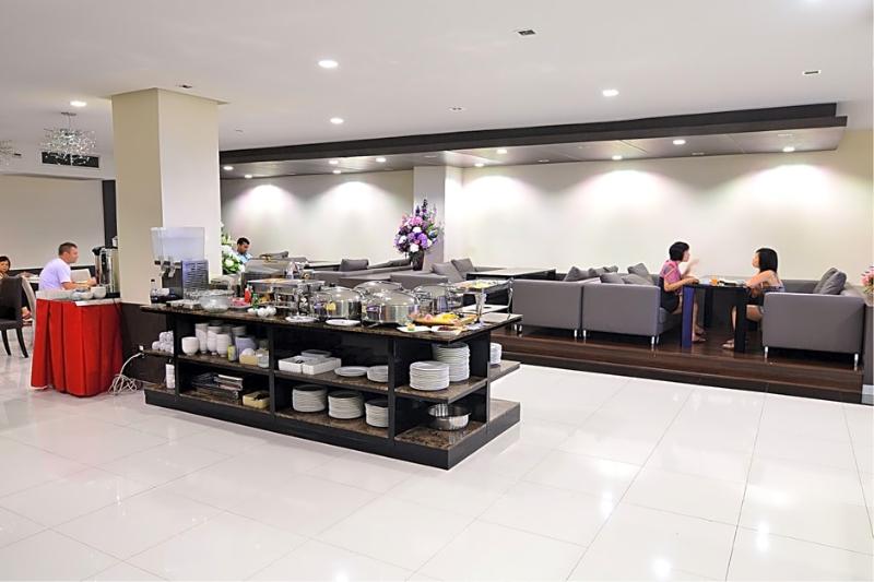 The Cozi Inn exterior, 3-Star hotel in Bangkok (and vicinity)