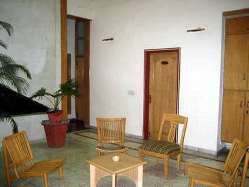 Siris 18 exterior, 3-Star hotel in Delhi (and vicinity)