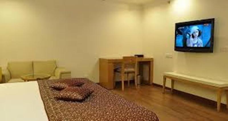Photo of Almondz Hotel, 3-star hotel in Delhi (and vicinity)