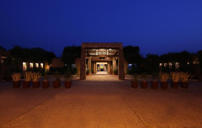 Photo of Lemon Tree Hotel Tarudhan Valley, 4-star hotel in Gurugram (and vicinity)
