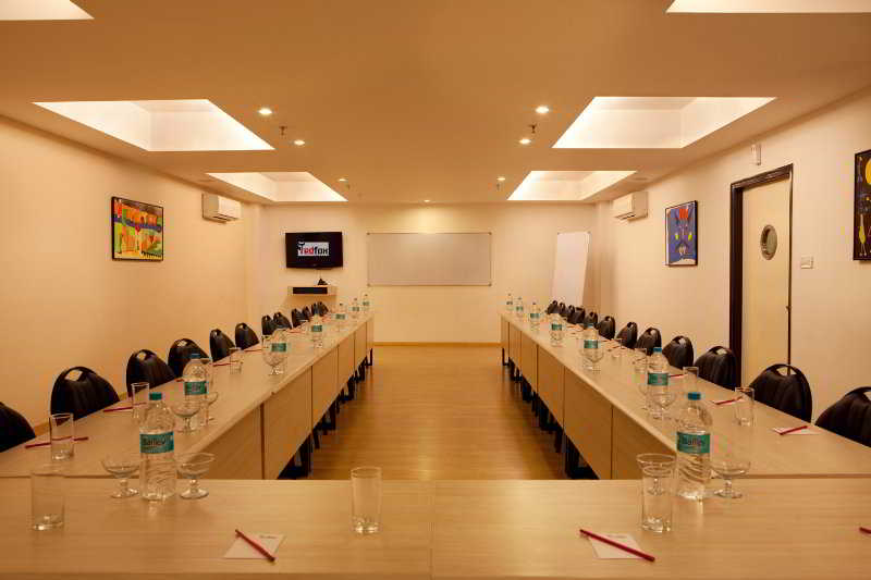 Photo of Red Fox by Lemon Tree Hotels, East Delhi, 3-star hotel in Delhi (and vicinity)