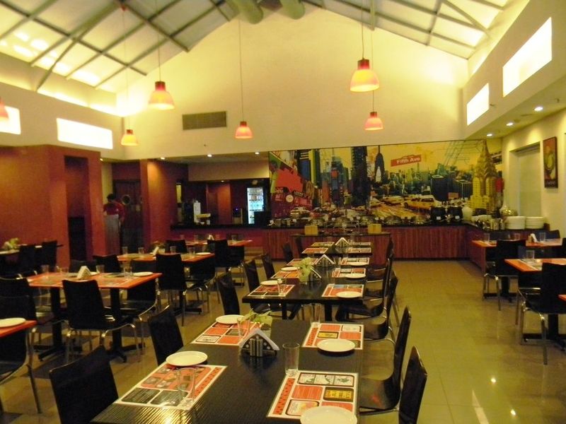 Photo of Red Fox by Lemon Tree Hotels, East Delhi, 3-star hotel in Delhi (and vicinity)