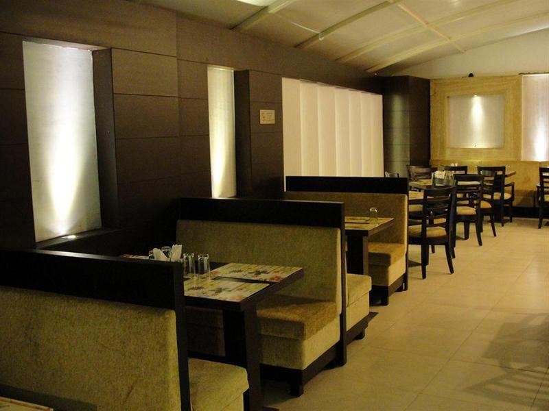 Photo of Hotel Chanchal Deluxe, 3-star hotel in Delhi (and vicinity)