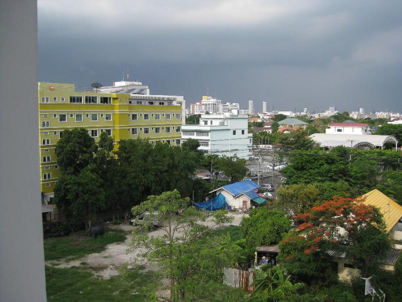 Photo of Komol Residence Bangkok, 3-star hotel in Bang Phlat