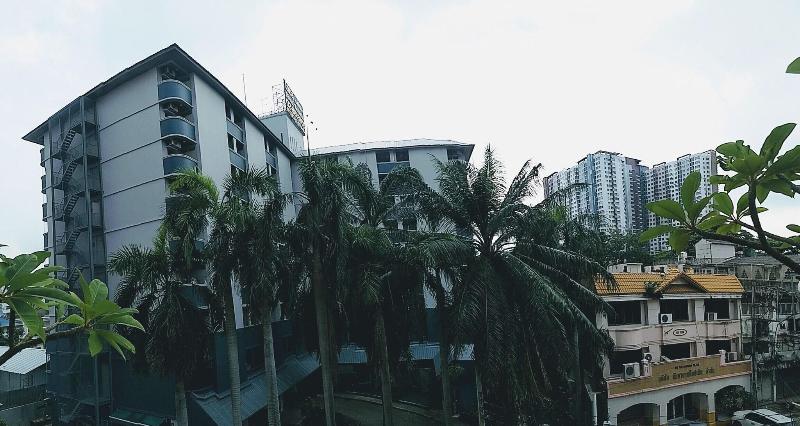 Photo of Komol Residence Bangkok, 3-star hotel in Bang Phlat