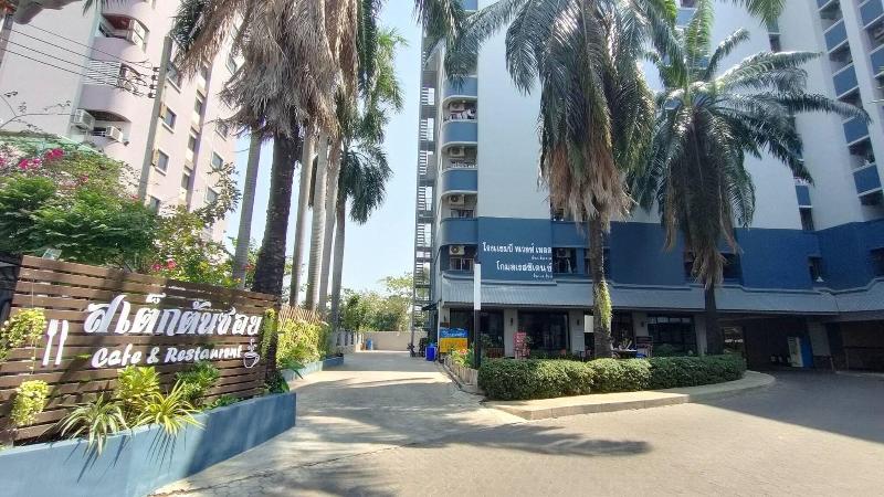 Photo of Komol Residence Bangkok, 3-star hotel in Bang Phlat