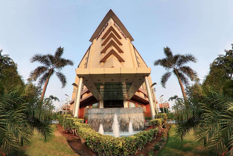 Photo of Ramada by Wyndham Gurgaon Central, 4-star hotel in Gurugram (and vicinity)