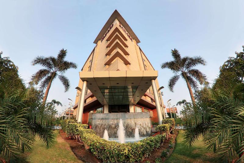Photo of Ramada by Wyndham Gurgaon Central, 4-star hotel in Gurugram (and vicinity)
