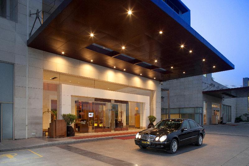 Photo of Crowne Plaza Hotel New Delhi Okhla by IHG, 5-star hotel in Delhi (and vicinity)