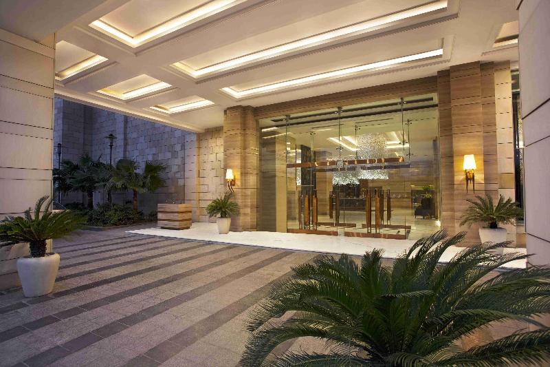 Photo of Crowne Plaza New Delhi Mayur Vihar Noida by IHG, 5-star hotel in Delhi (and vicinity)