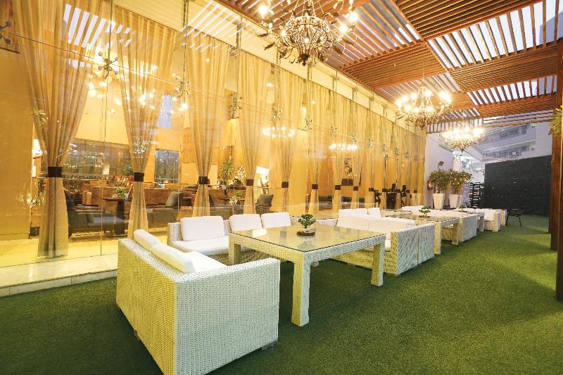 DoubleTree by Hilton Gurugram Baani Square exterior, 4-Star hotel in Gurugram (and vicinity)