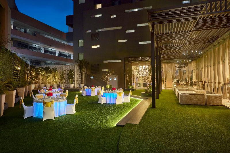 Photo of DoubleTree by Hilton Gurugram Baani Square, 4-star hotel in Gurugram (and vicinity)