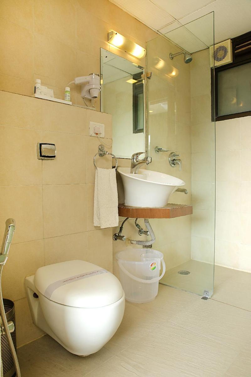 Photo of Ahuja Residency Parklane, 2-star hotel in Gurugram (and vicinity)