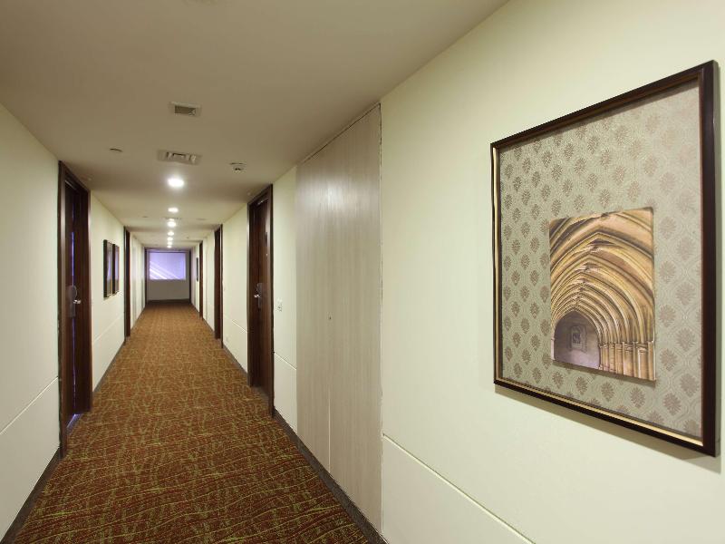 Photo of Mahagun Sarovar Portico Suites Ghaziabad, 4-star hotel in Delhi (and vicinity)