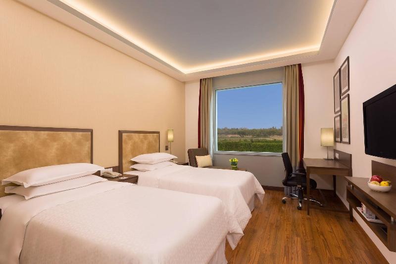 Four Points by Sheraton New Delhi, Airport Highway exterior, 3-Star hotel in Delhi (and vicinity)