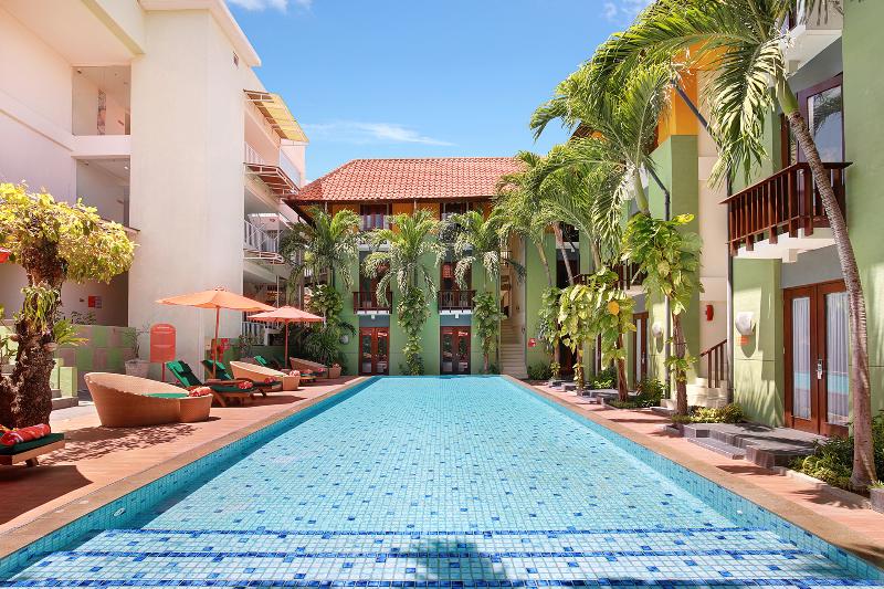 HARRIS Hotel Kuta Tuban Bali, Singapore
