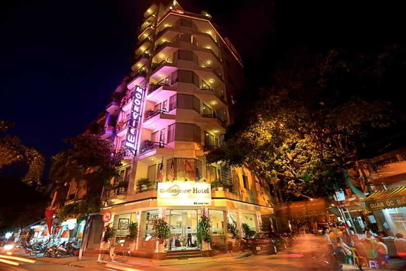 Moon View Hotel, Singapore