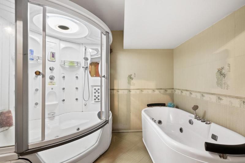 Bao Son International Hotel, Singapore