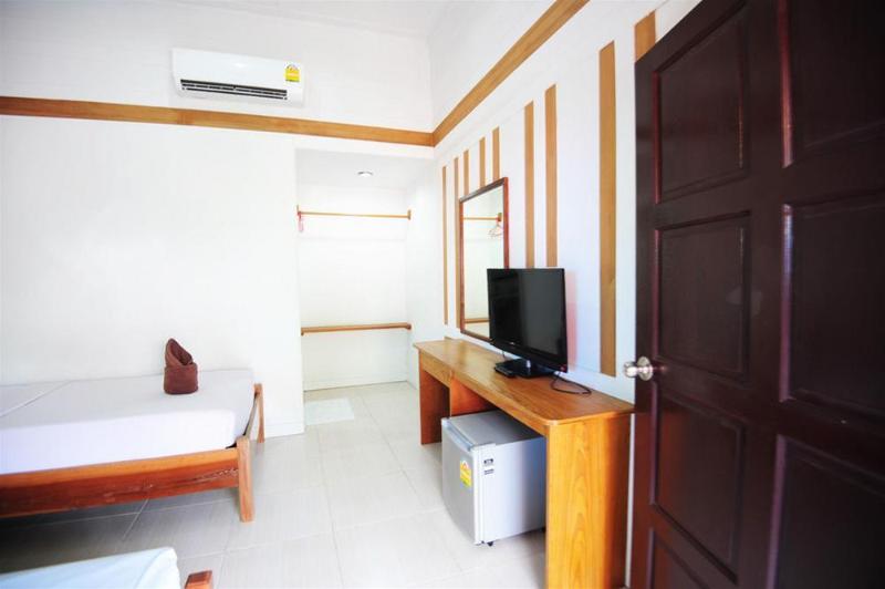 Phi Phi Twin Palms Bungalows, Singapore