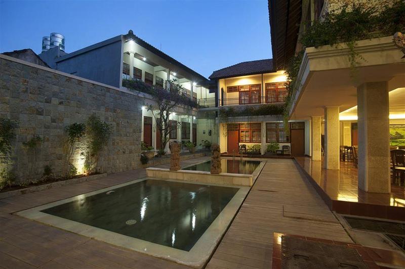 Catur Adi Putra Hotel, Singapore