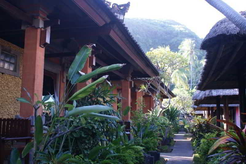 Ashyana Candidasa, Singapore
