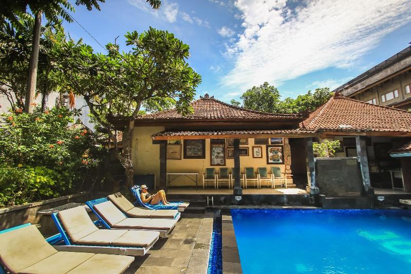 Legian Village Beach Resort, Singapore