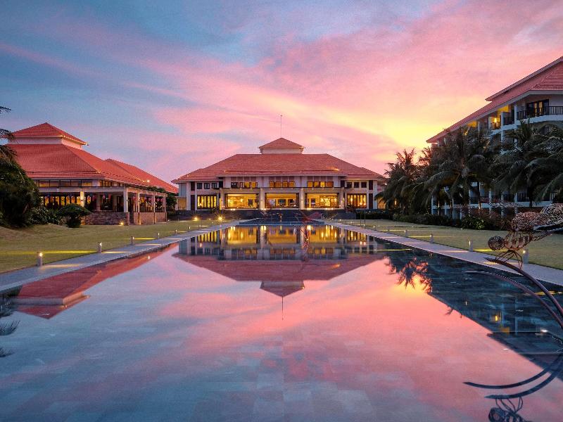 Pullman Danang Beach Resort, Singapore