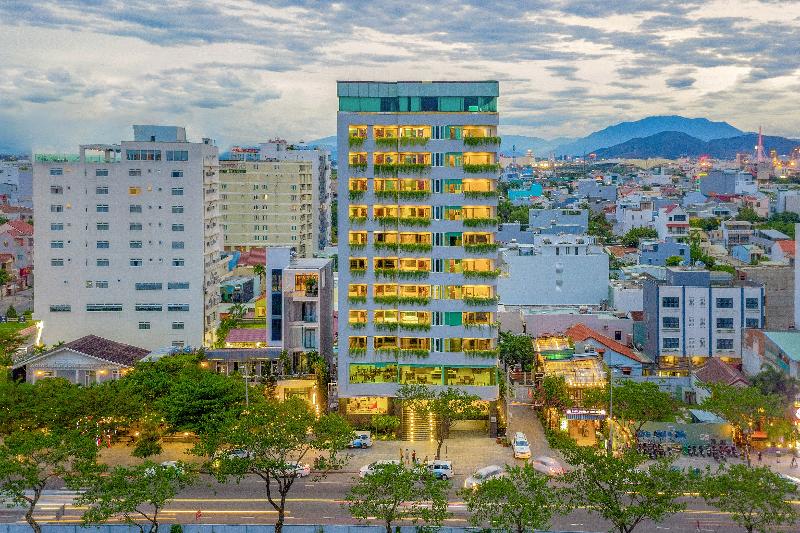 Fansipan Danang Hotel, Singapore