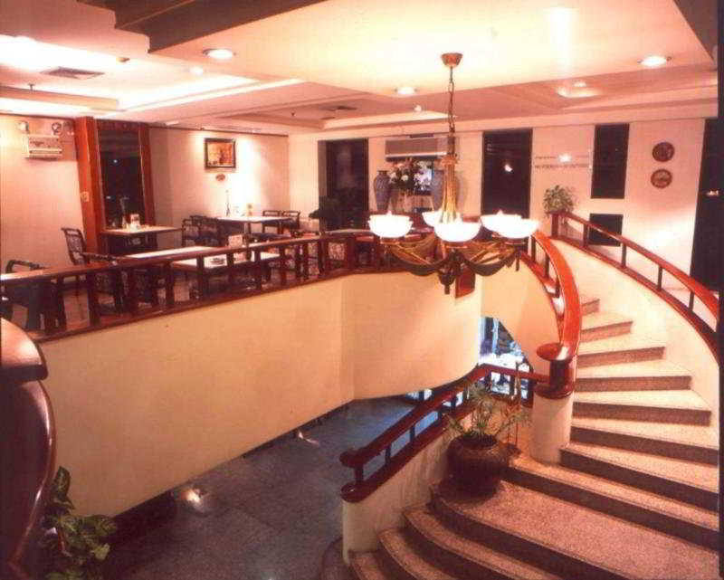 White Palace Bangkok exterior, 2-Star hotel in Bangkok (and vicinity)