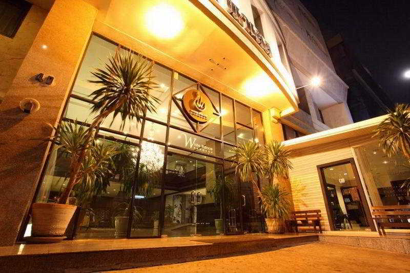 Photo of White Palace Bangkok, 2-star hotel in Bangkok (and vicinity)