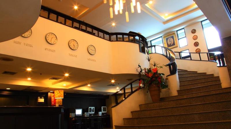 Photo of White Palace Bangkok, 2-star hotel in Bangkok (and vicinity)