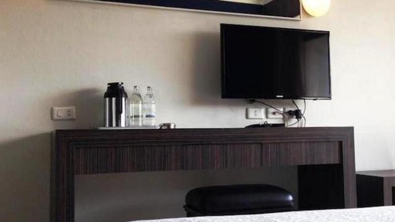 Photo of White Palace Bangkok, 2-star hotel in Bangkok (and vicinity)